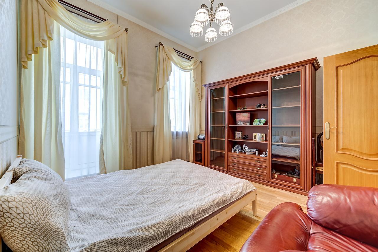 Apartment On Oranzhereynaya 7 푸시킨 외부 사진