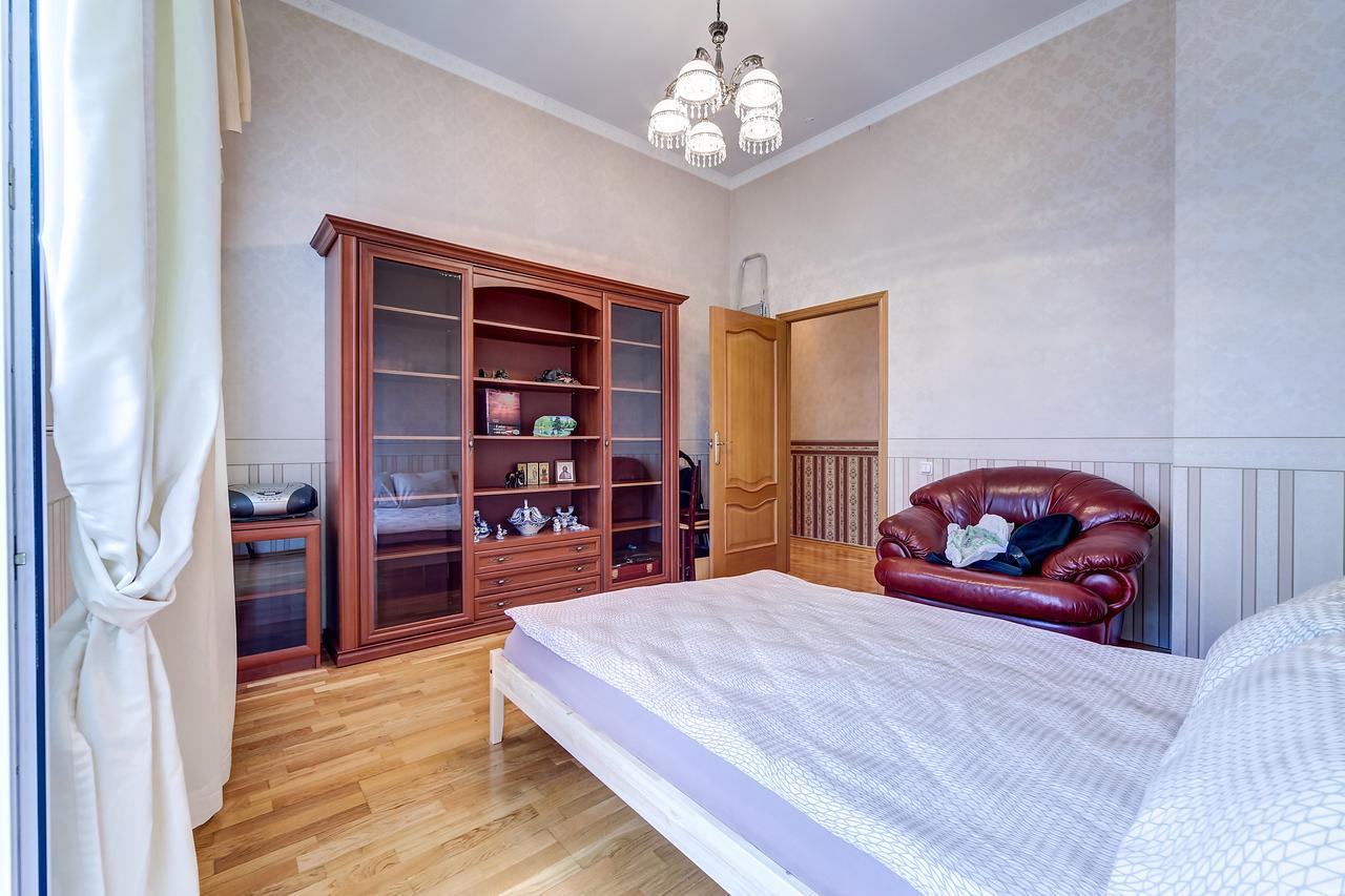 Apartment On Oranzhereynaya 7 푸시킨 외부 사진